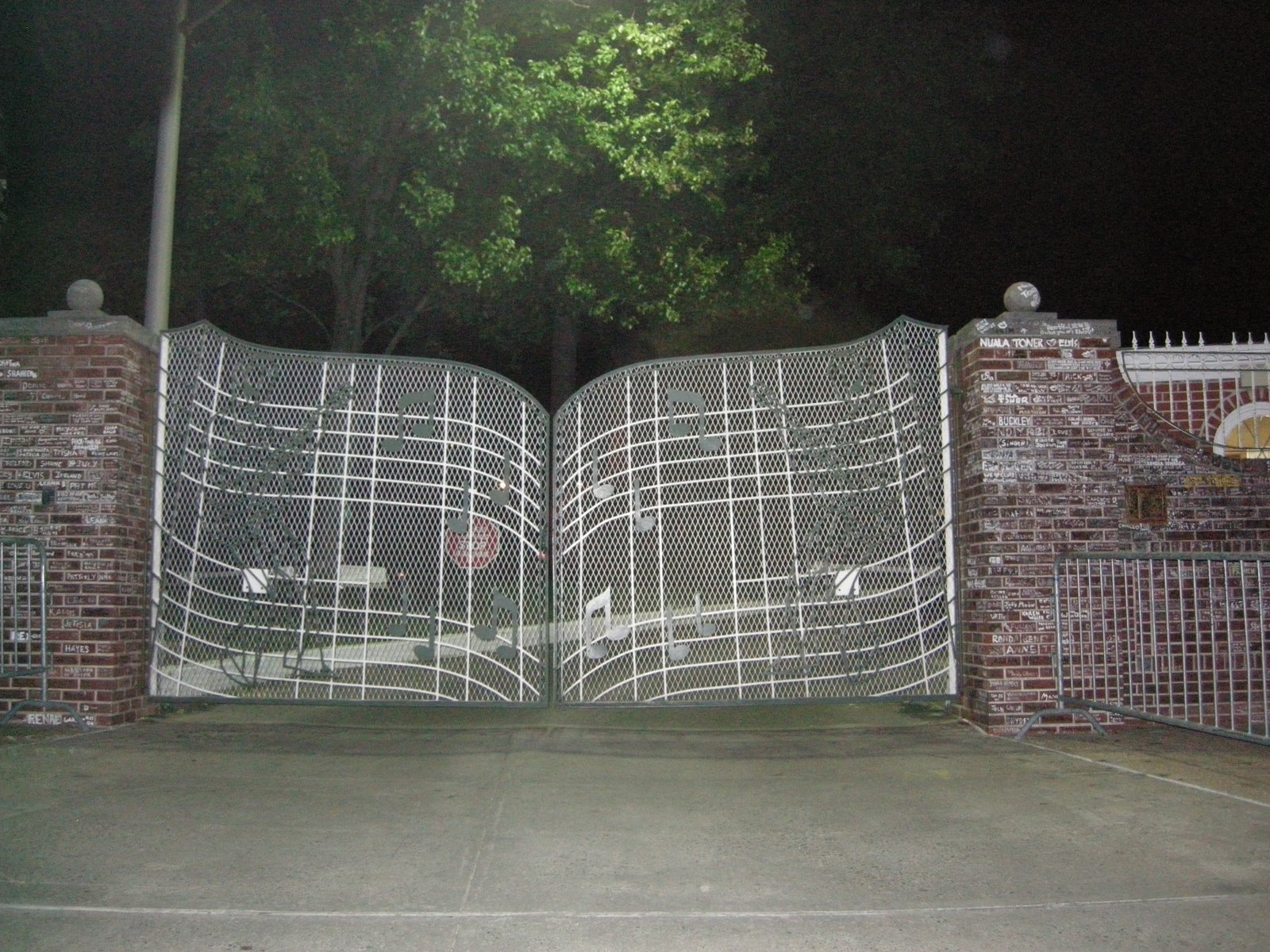 [Graceland+gates+night.jpg]