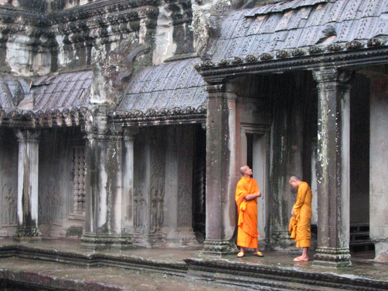 [Angkor+5-Monks.jpg]