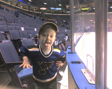 [conner+at+blues+game+0907.jpg]