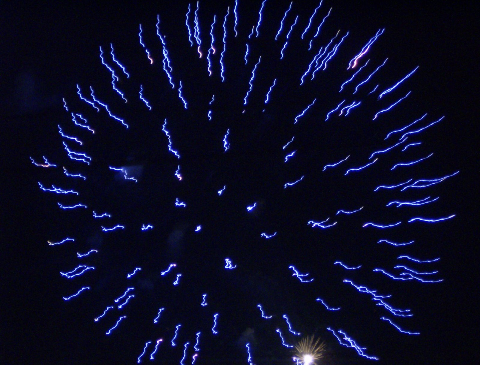 [Fireworks+07-04+014.jpg]