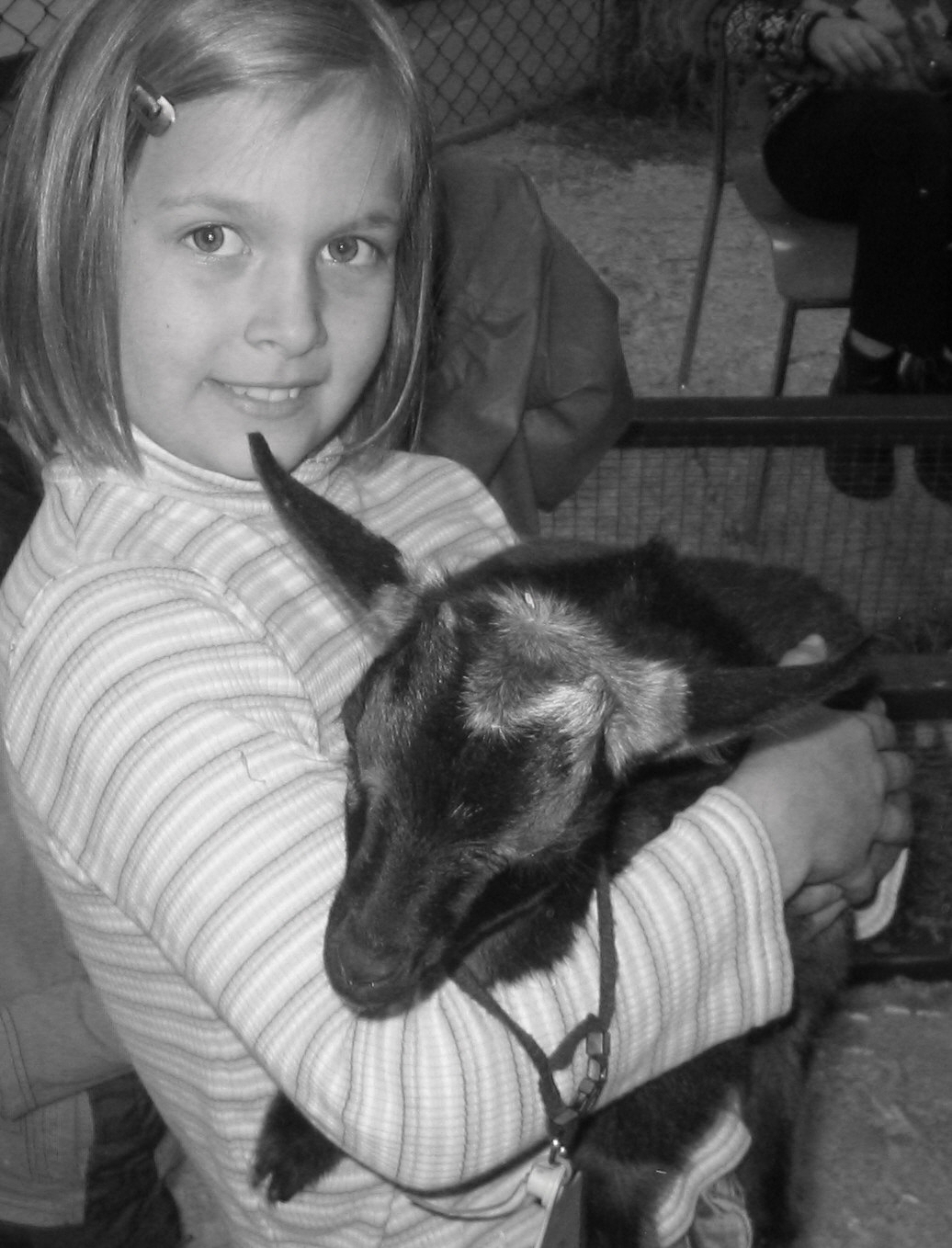 [Hannah+and+goat.jpg]