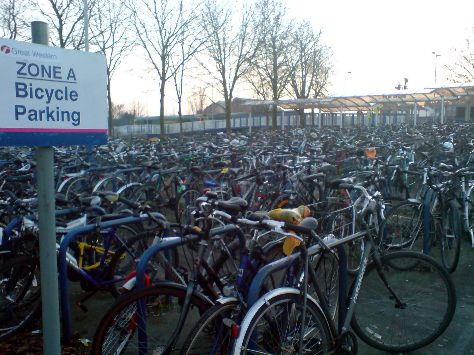 [bicycle+parking.JPG]