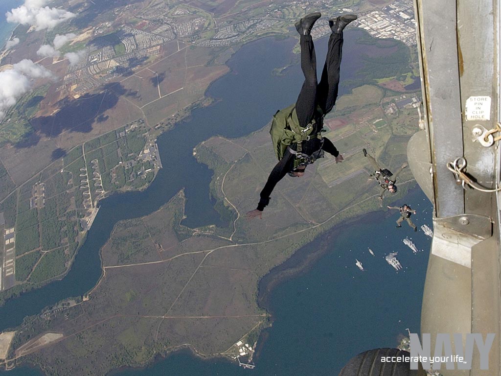 [Paratroopers+Parachute+Jumping+Navy.jpg]