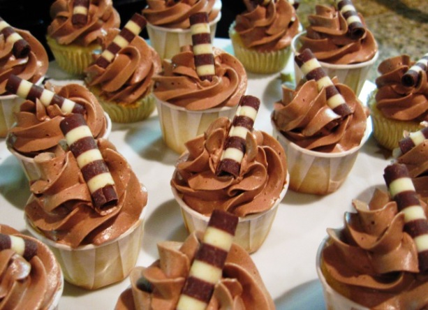 [chocolate+buttercream+mini+cuppies.jpg]