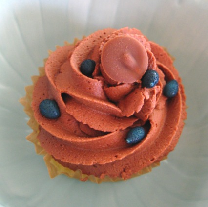 [pb+cupcake+in+bowl.jpg]