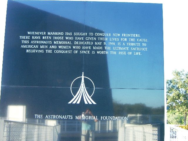 [2007+11+06+49++Kennedy+Space+Center+Astronaut+Memorial.jpg]