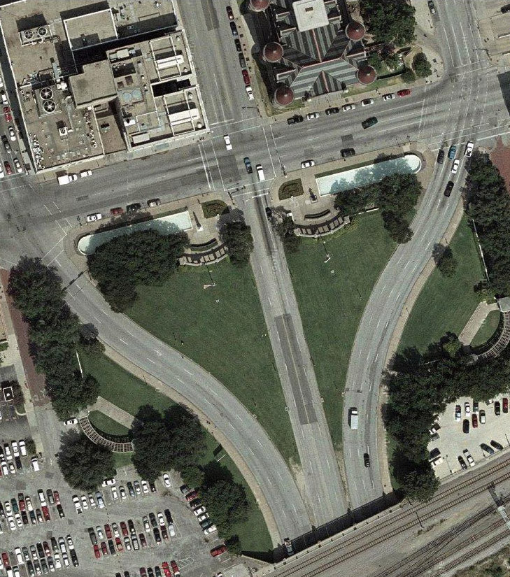 [Dealey+Plaza+Satellite+Map.jpg]