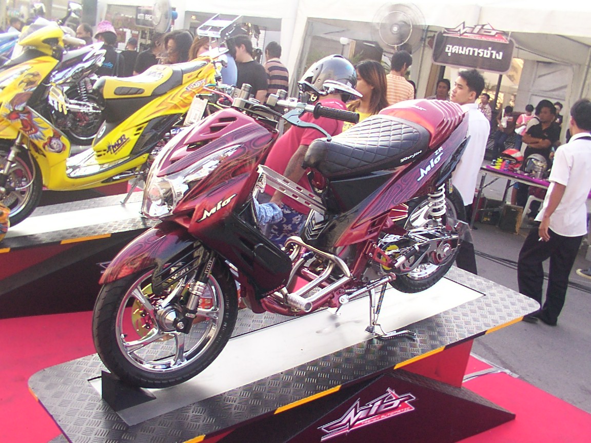 Gambar modifikasi motor: Modified Yamaha Mio from Thailand