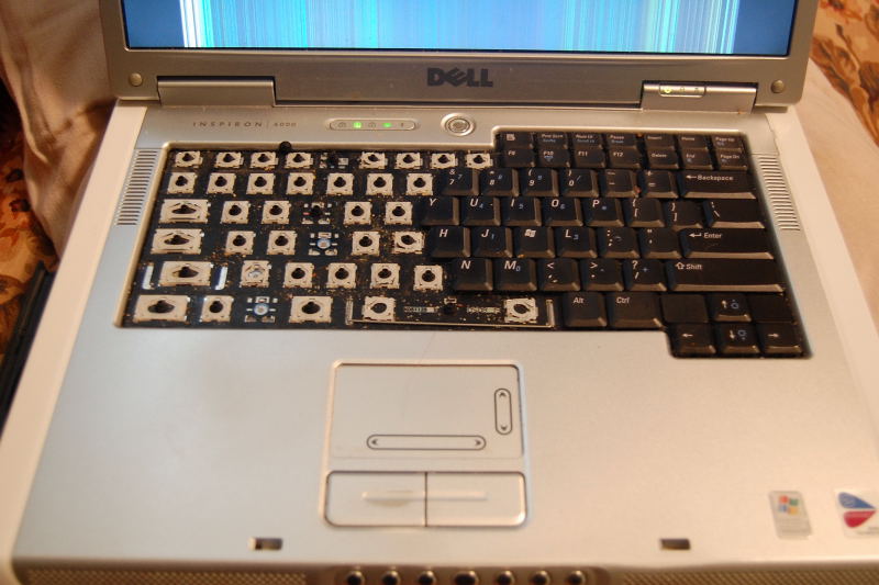 [broken+laptop2006-07-30.JPG]