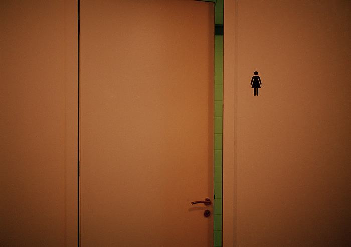 [les+toilettes+des+filles.jpg]