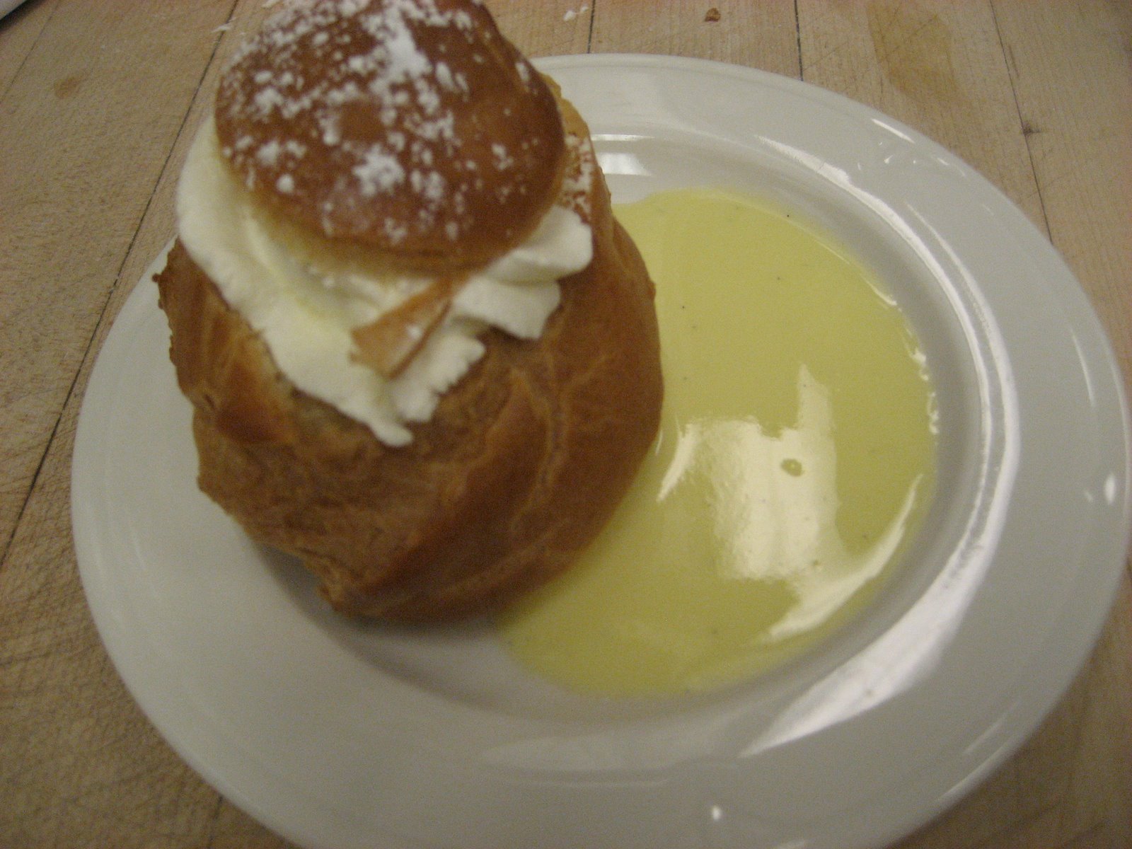 [pate+d+choux+with+whipped+cream+and+vanilla+sauce.JPG]
