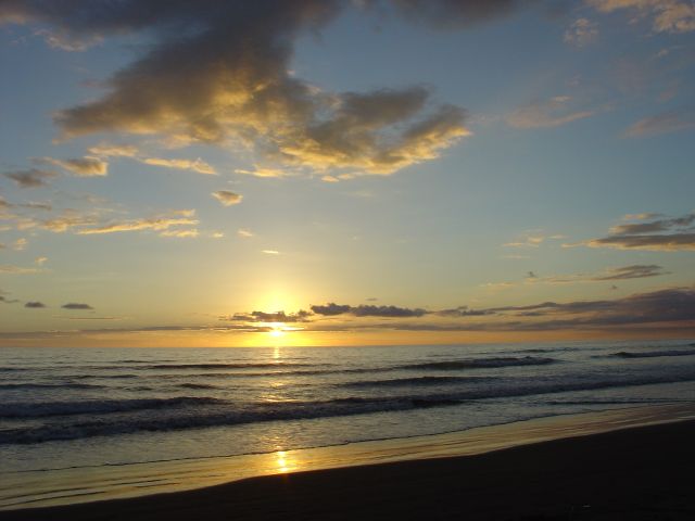 [beach_sunset_Costa_Rica.jpg]