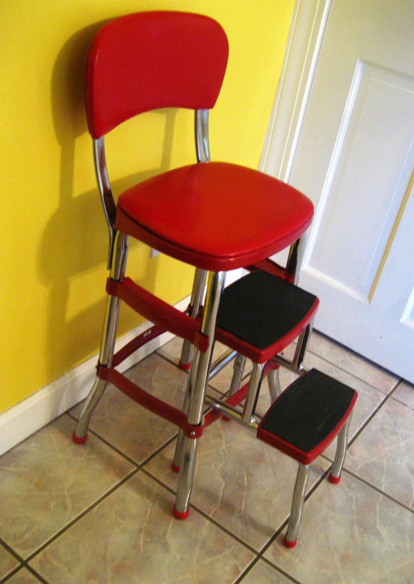 [red+chair.jpg]