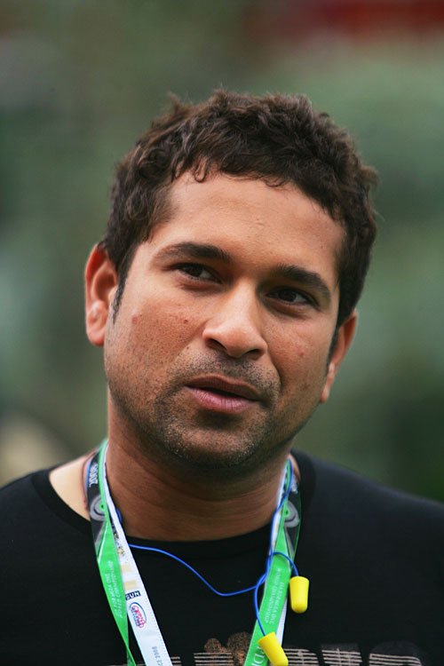 [Sachin+Tendulkar+attends+the+F1+Grand+Prix+at+Magny-Cours+in+France,+June+22,+2008.jpg]