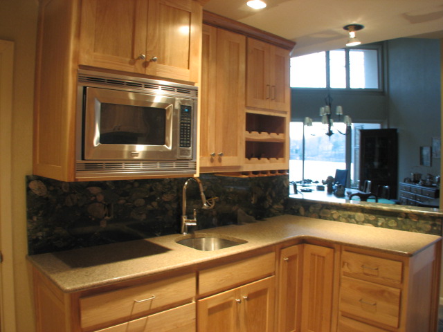 [kitchen+reno+island+with+faucet.JPG]