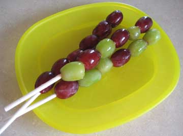 [plated-frozen-grape-pops-051.jpg]