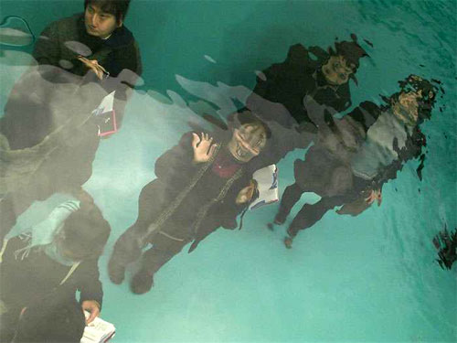 [underwaterpool05.jpg]