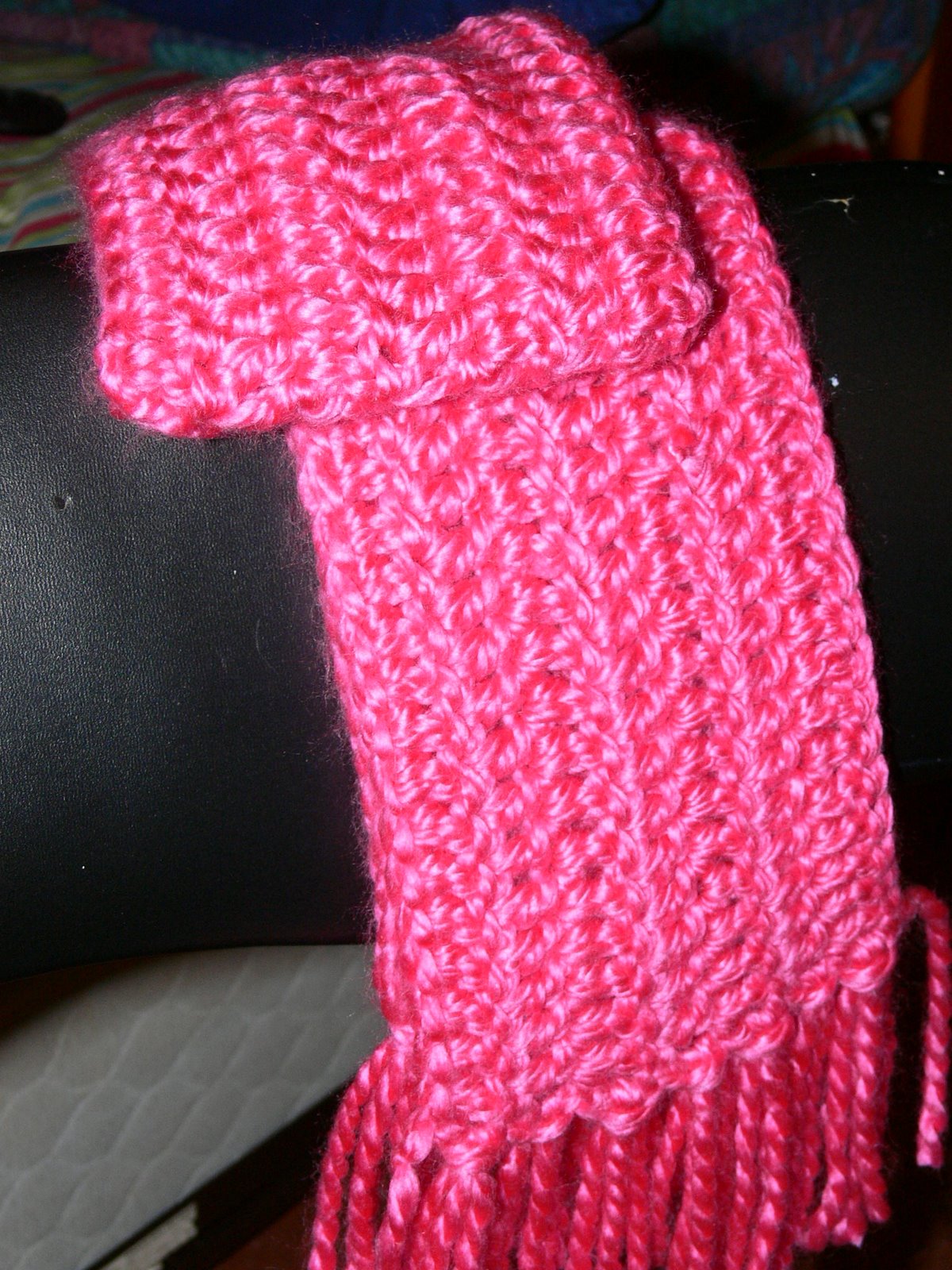 [pink+neck+wrap+for+a+friend.jpg]