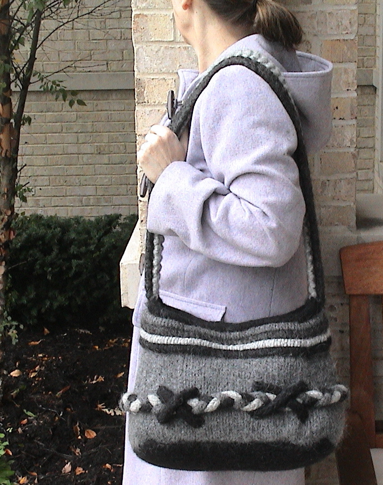 [Shoulder+Tote+Pipes+and+Braid+in+Grays+(8).jpg]
