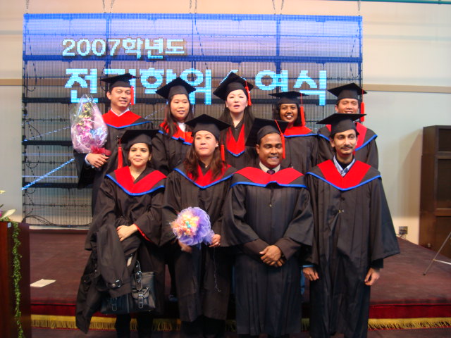 [graduates+008.jpg]