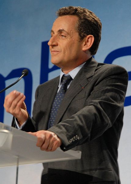 [429px-Nicolas_Sarkozy_-_Sarkozy_meeting_in_Toulouse_for_the_2007_French_presidential_election_0299_2007-04-12_cropped_further.jpg]
