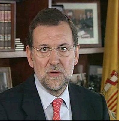 [Rajoy+bandera.jpg]