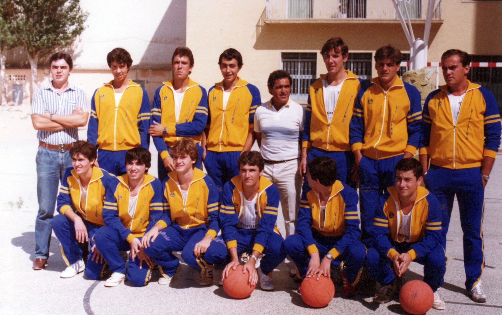 [1983-84+junior+salesianos.jpg]