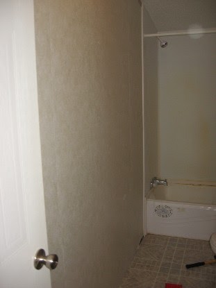 [bathroom+before+1.jpg]