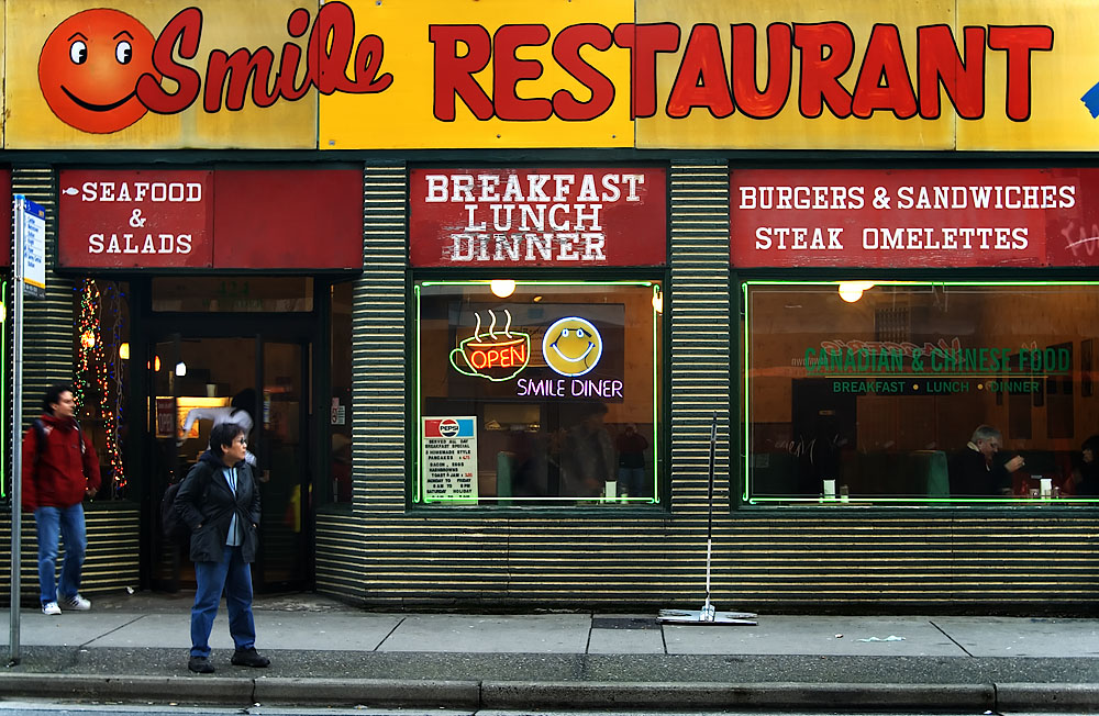 [smile+restaurant.jpg]