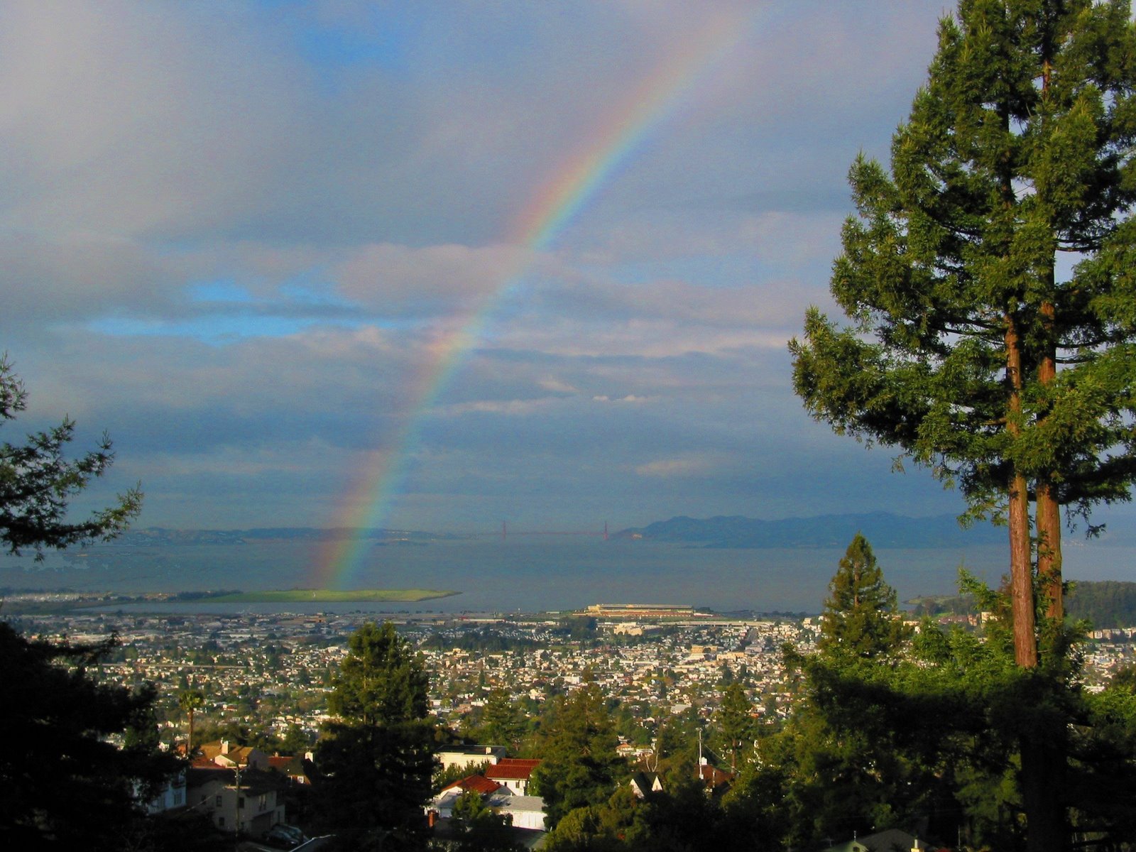 [January+cover+Clinton's+rainbow+over+Berkeley.jpg]