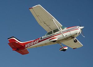 [Cessna-skyhawk.jpg]