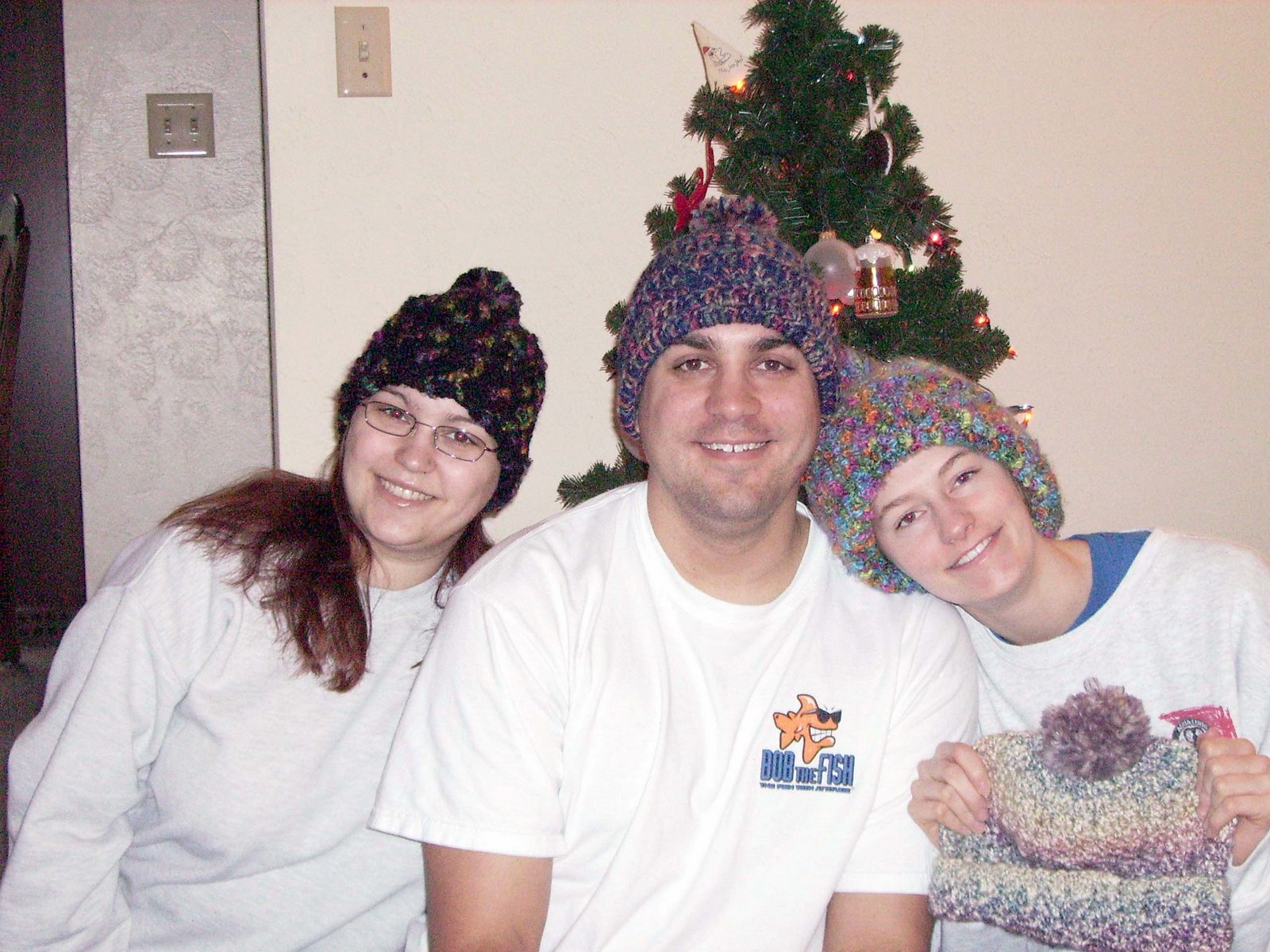 [Ann,+David+&+Abby+in+crocheted+hats.jpg]