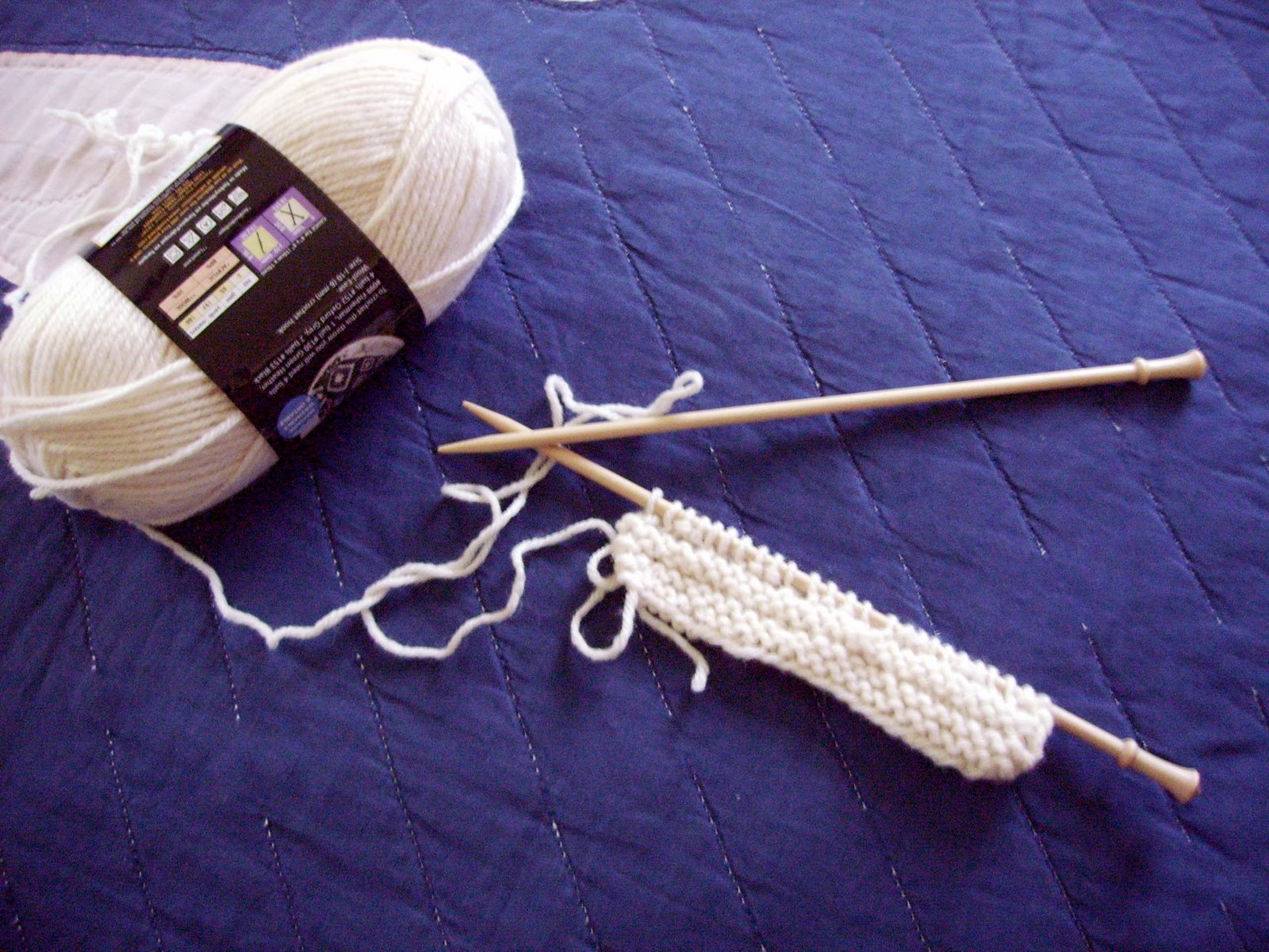[Pathetic+first+knitting.jpg]