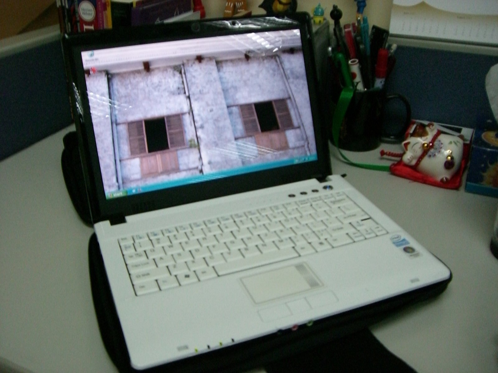 [my+laptop.JPG]