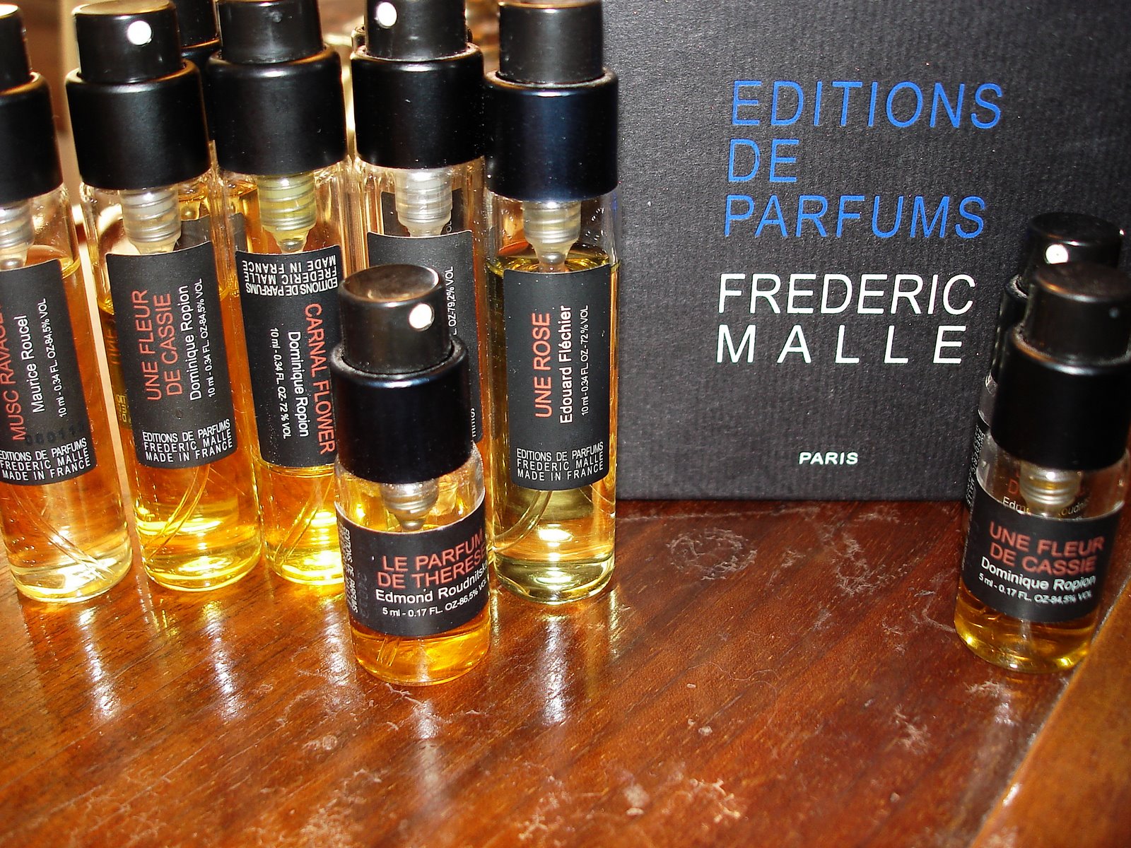 [perfume+bottles+and+prada+pumps+010.jpg]