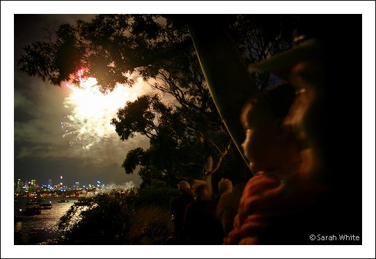 [2007-12-31+New+Years+Eve+Fireworks+(61)+resized.jpg]