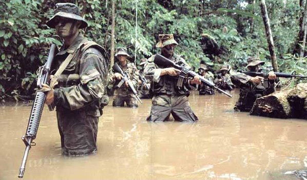 [Soldados_Ecuador.jpg]