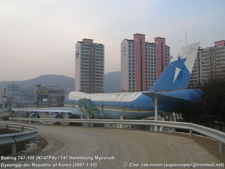 [Boeing-747-Jumbo-restaurant-Korea-6.jpg]