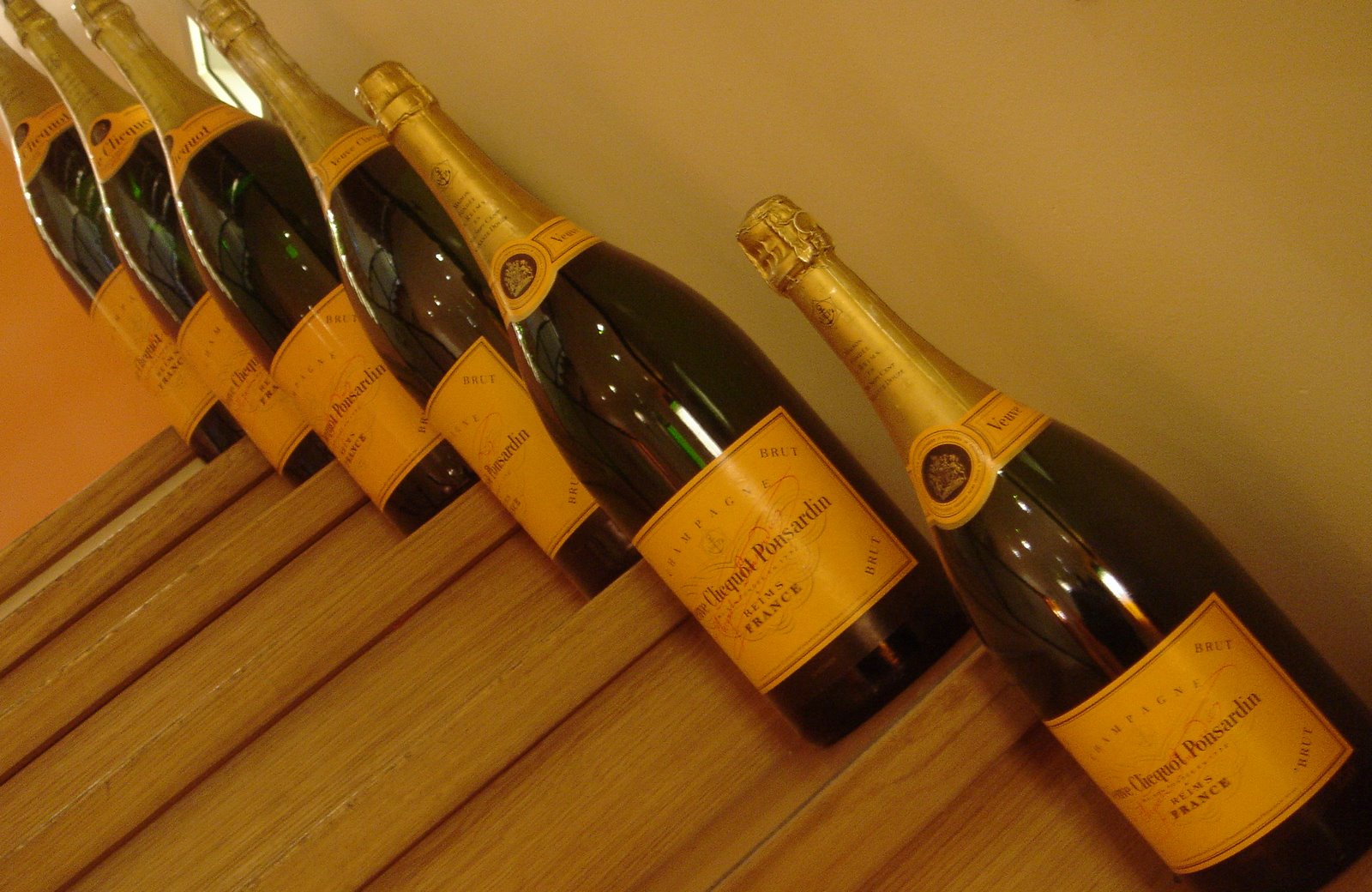 [priceless-champagne-veuve-3.JPG]