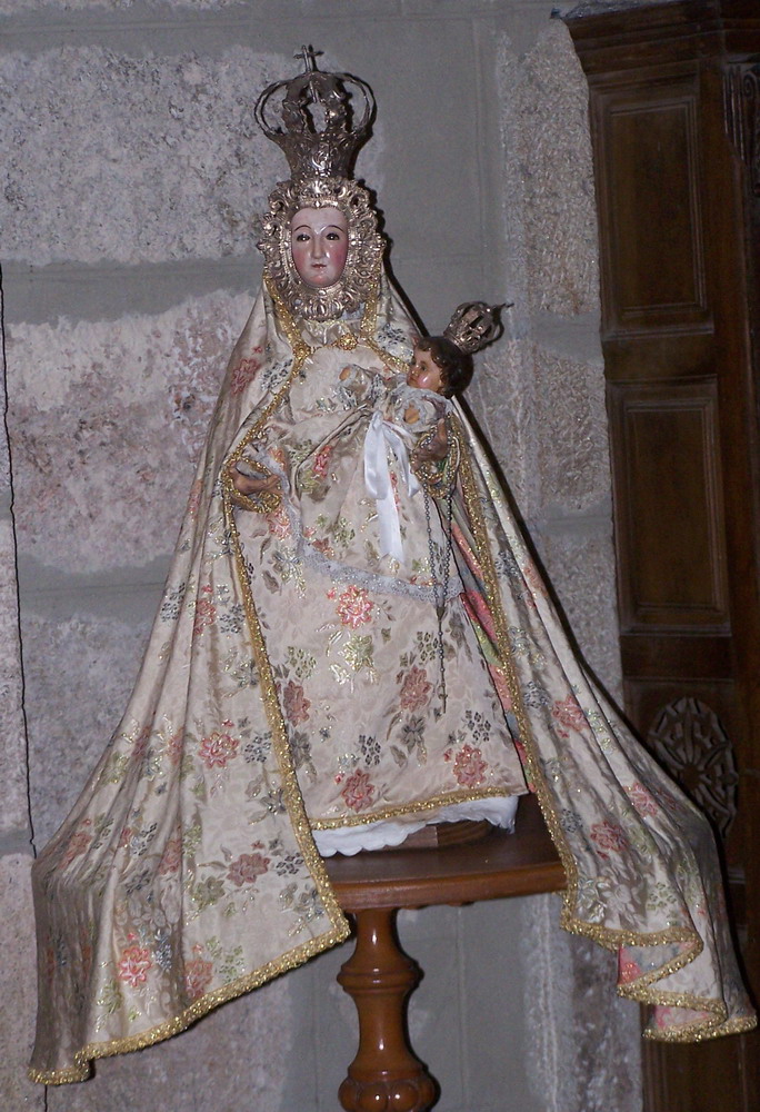 [Virgen_del_Rosario_Iglesia_de_Xares_4.jpg]